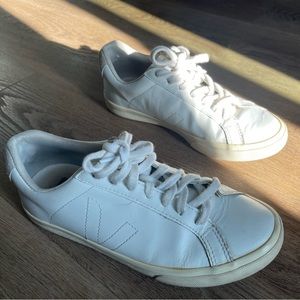 Well worn veja esplar with cream stitching